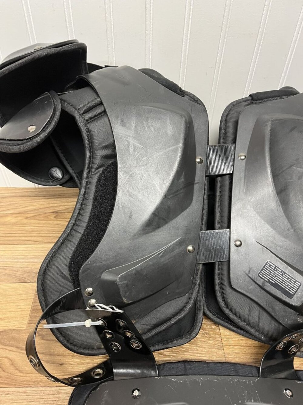 Xenith Velocity Pro Light Football Shoulder Pads Size Medium 17-18” Two Straps - Picture 15 of 16